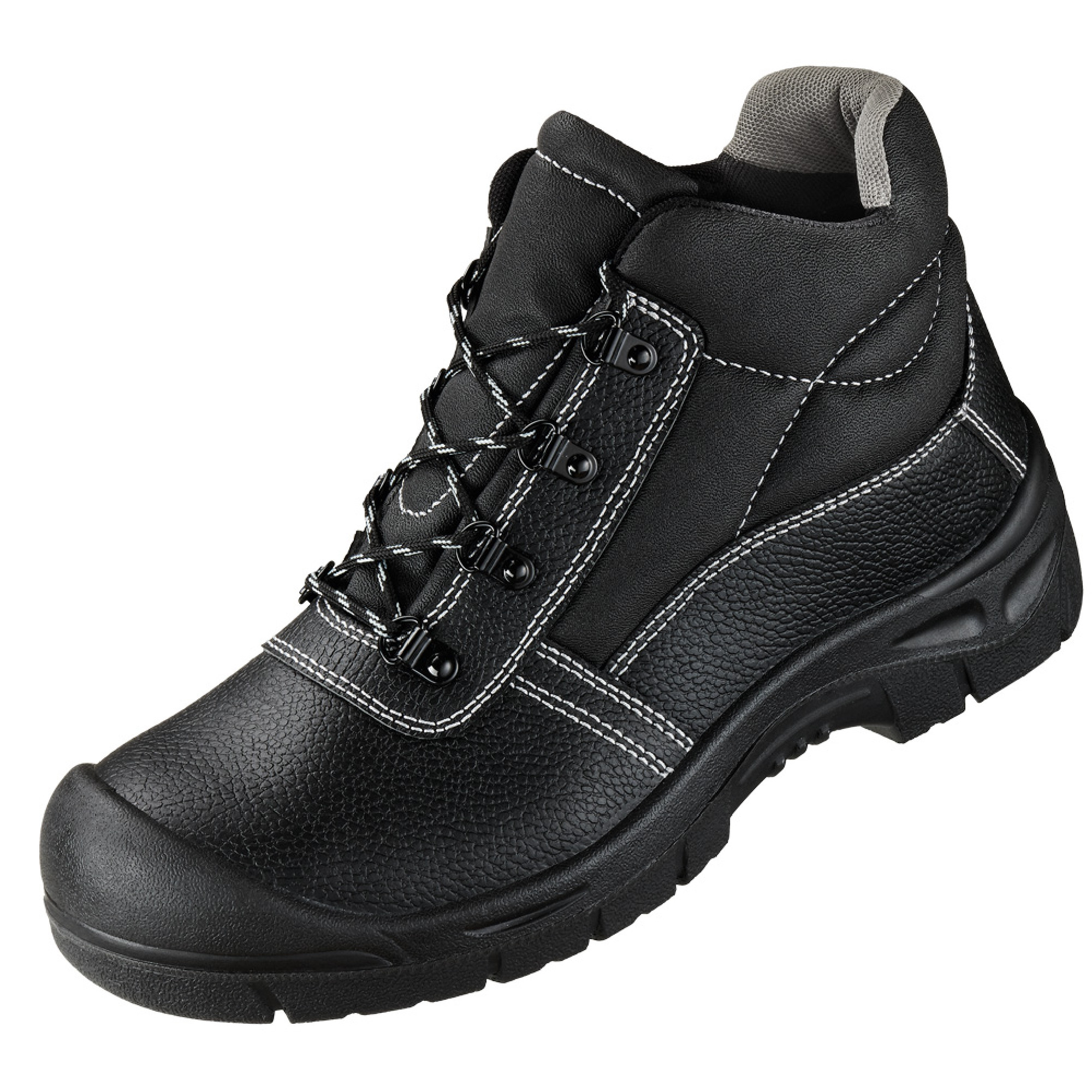 Ein schwarzer, robuster Arbeitsstiefel mit Schnürsenkeln. Der Schuh hat eine strukturierten Oberfläche und eine verstärkte Zehenkappe. Er ist für den Einsatz in anspruchsvollen Umgebungen konzipiert und bietet Stabilität sowie Schutz für die Füße.